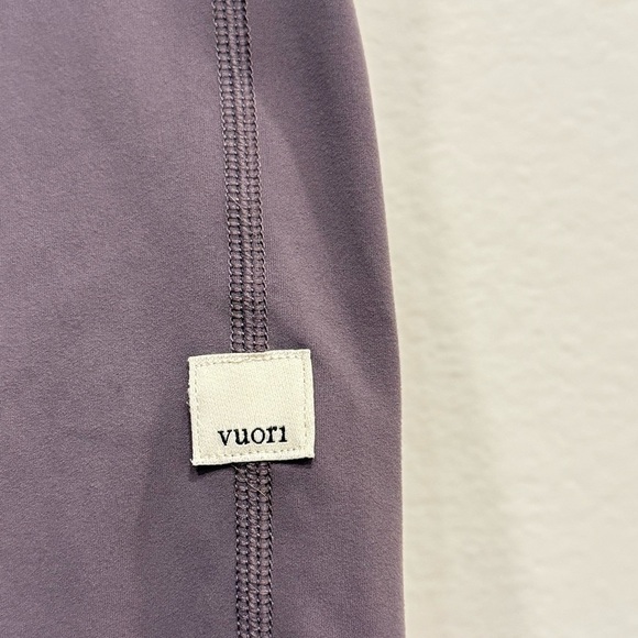 SOLD - Vuori Women's Taupe Leggings - Picture 7 of 7